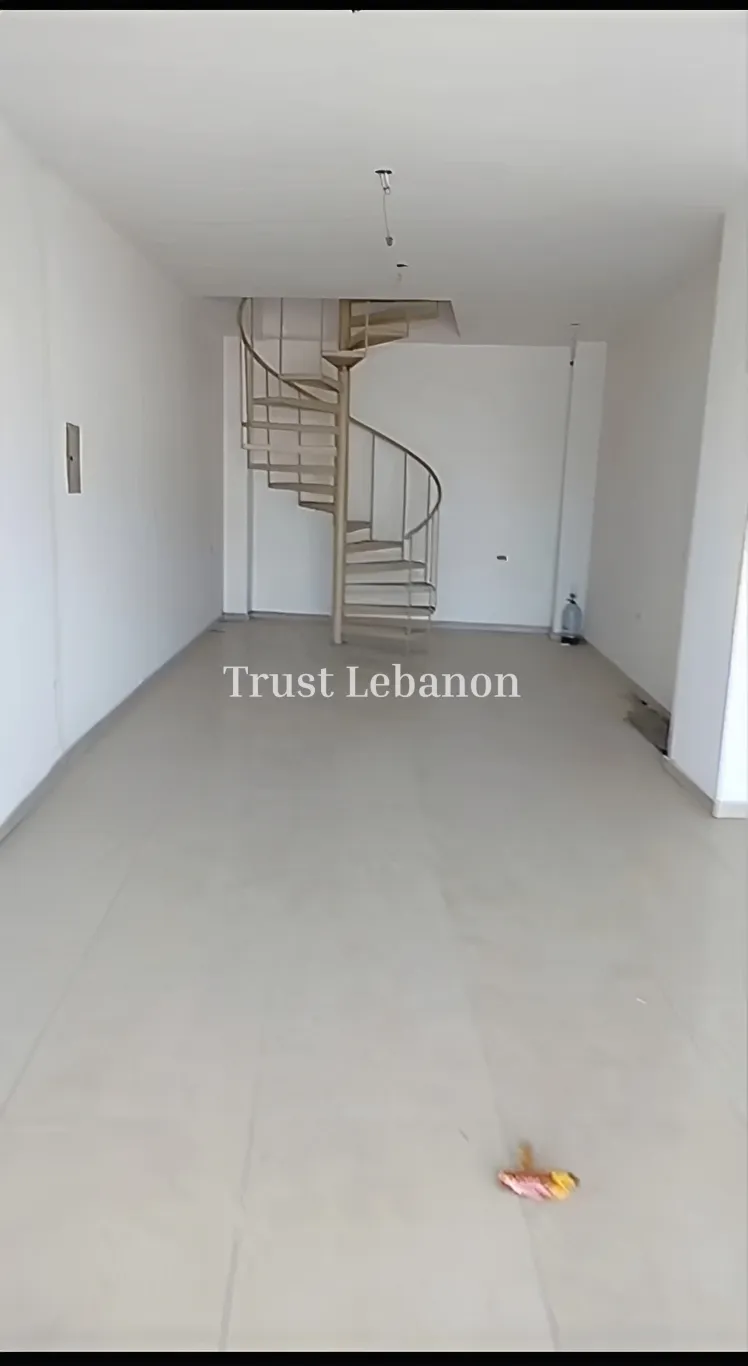 Shop for rent in Hazmieh