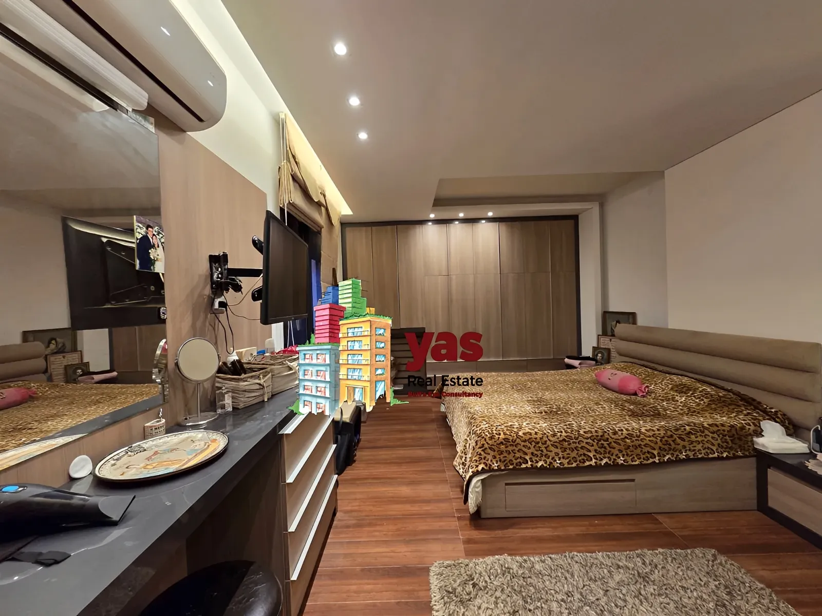 Apartment for Sale in Ballouneh - 4 bed, 5 bath