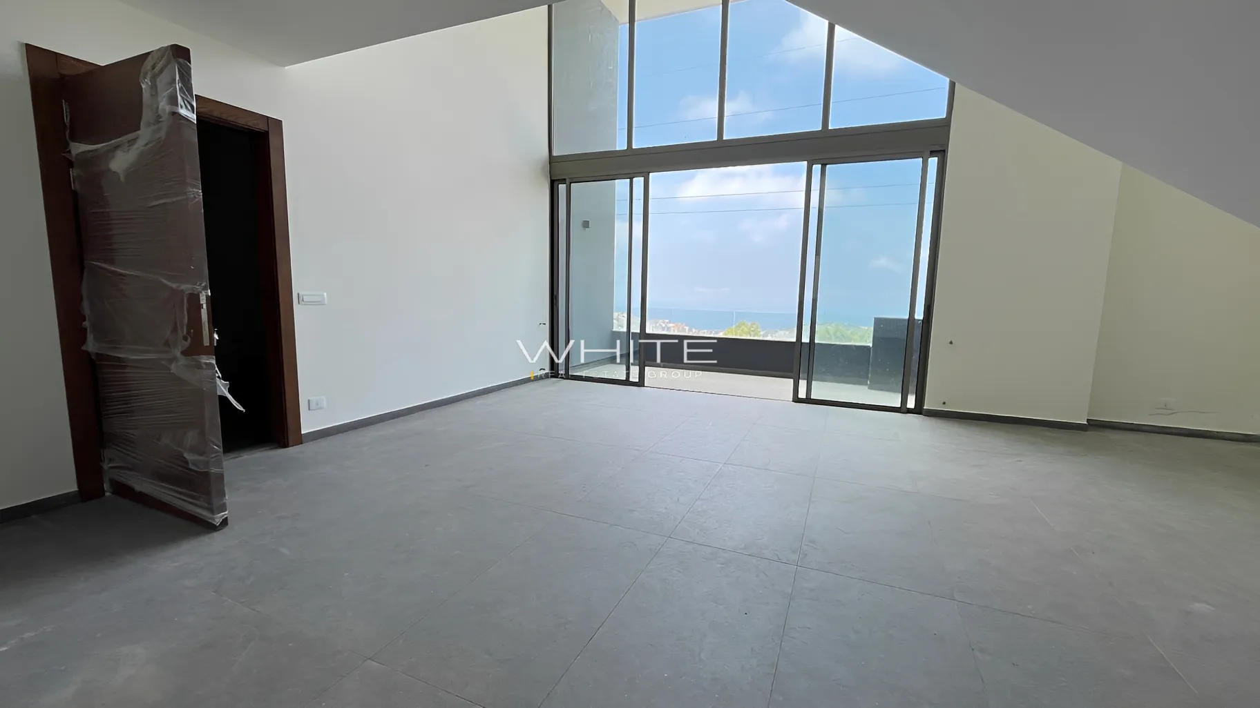 Duplex for sale in Mazraat Yachoua, Lebanon - 3 bed, 3 bath