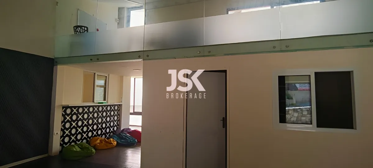 Showroom for Sale in Haret Sakher, Lebanon