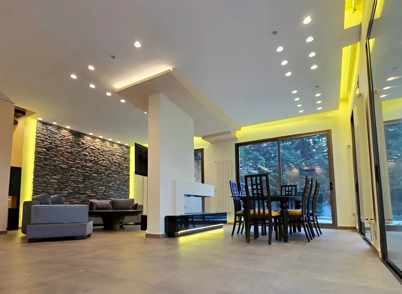 Triplex for rent in Faqra