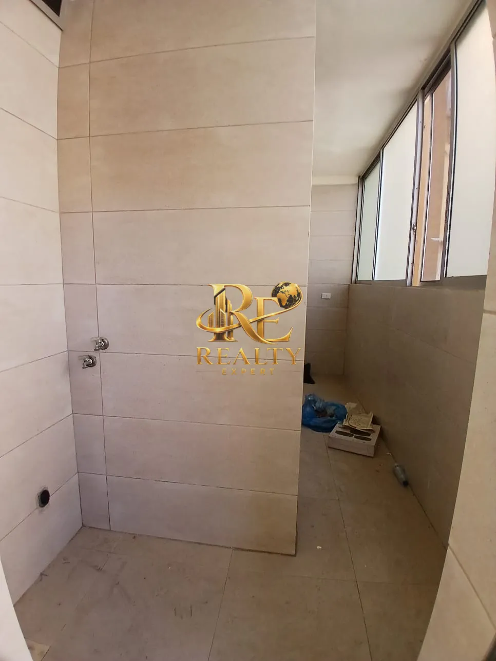شقة for rent in Haret hreik, لبنان