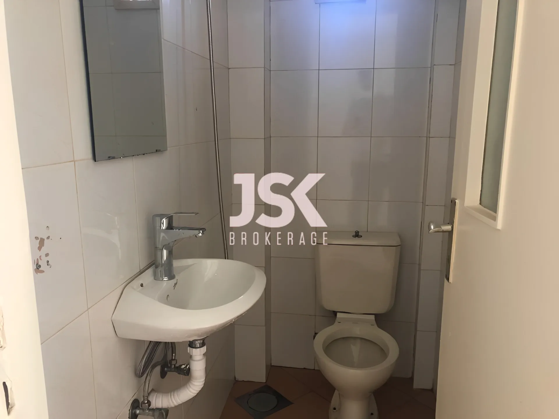Apartment for Sale in Gemmayzeh, Beirut, Lebanon - 3 bed, 2 bath