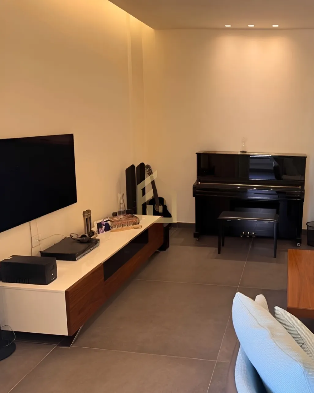 Apartment for sale in Forn El Chebbak, Lebanon - 2 bed, 2 bath