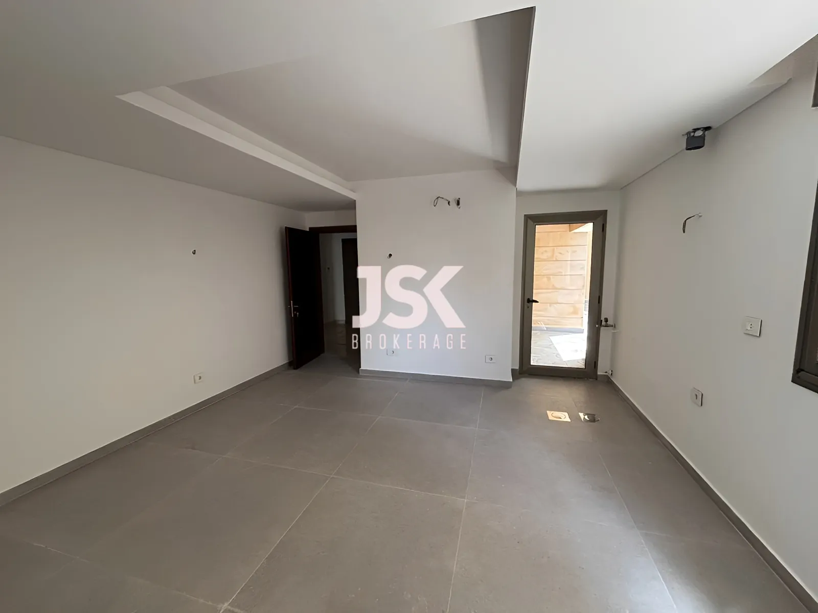 Apartment for Sale in Cornet Chahwan