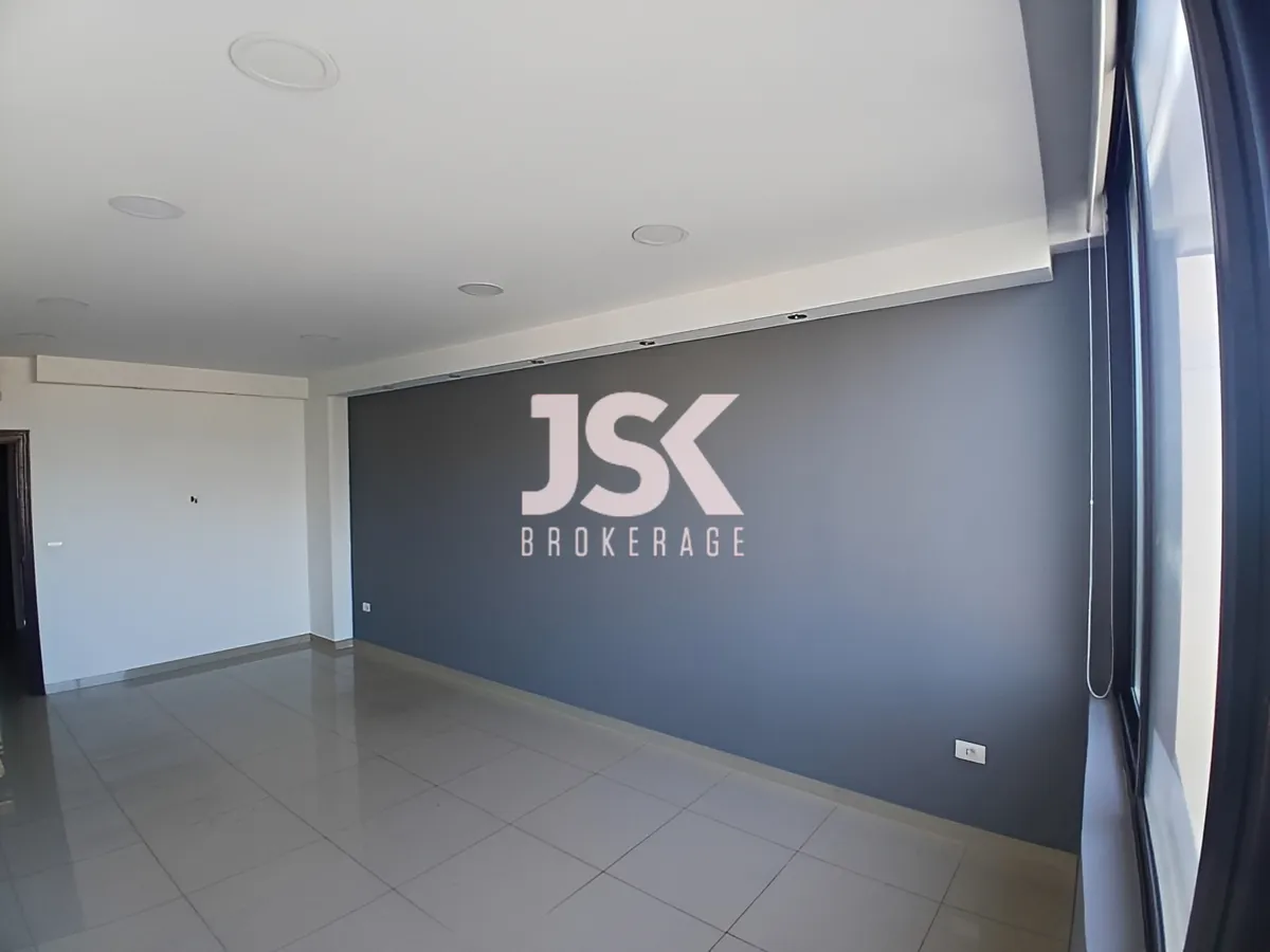 Office for rent in Mazraat Yachoua