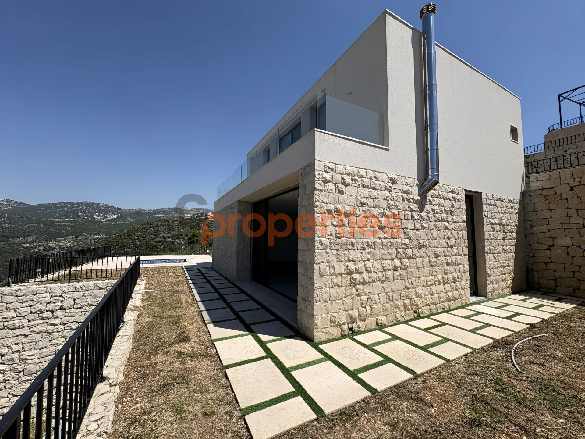 Villa for sale in Mahmerch, Lebanon - 3 bed, 1.5 bath