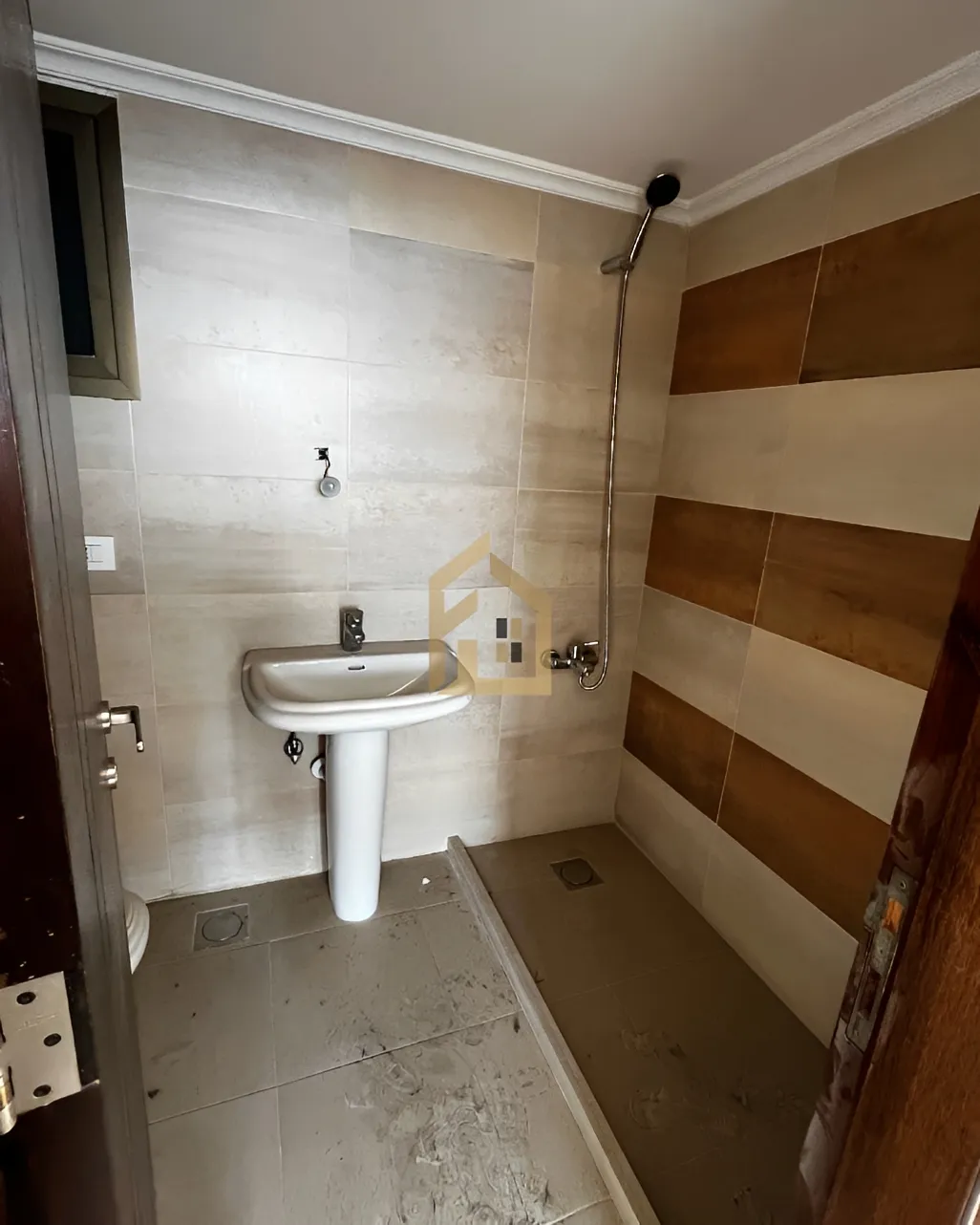 Apartment for sale in Bourj Abi Haydar, Beirut, Lebanon - 3 bed, 3 bath