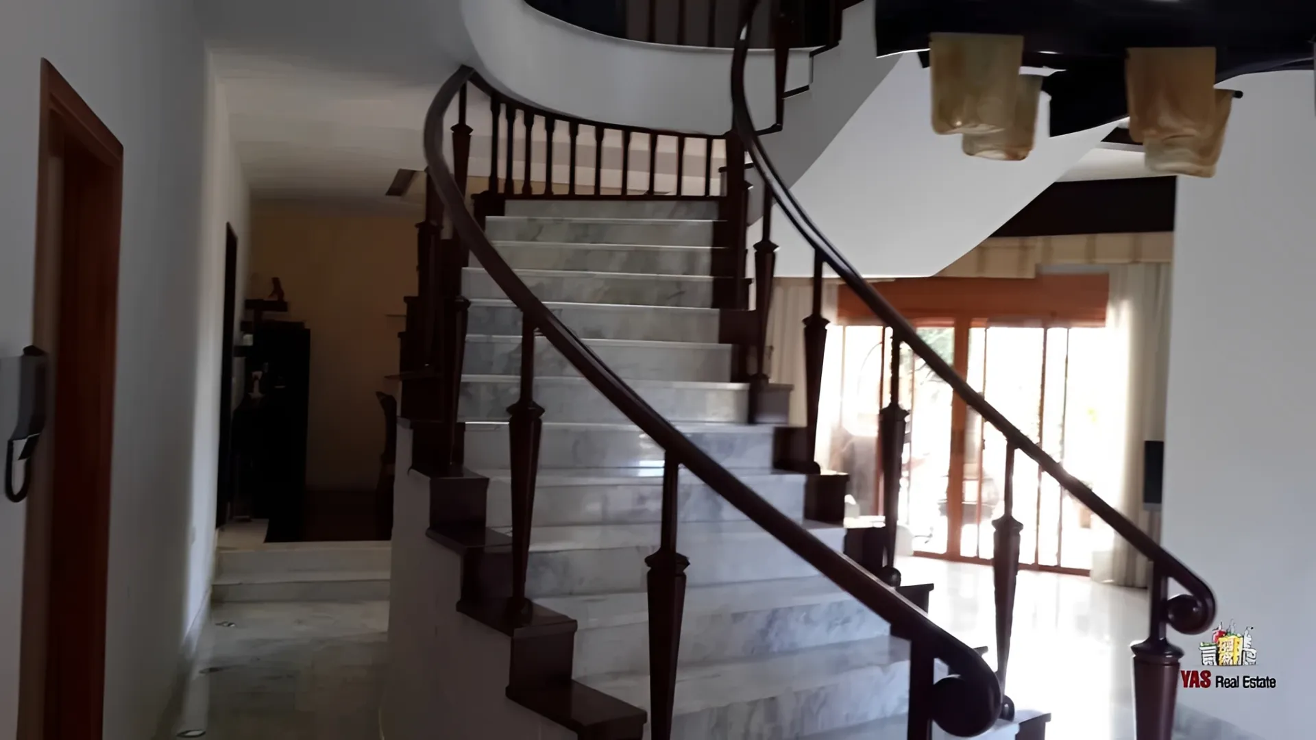 Villa for Sale in Rayfoun