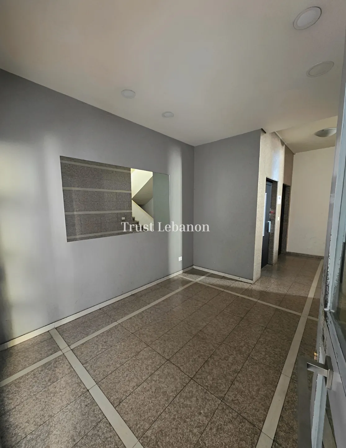 Office for rent in Daoura, Lebanon