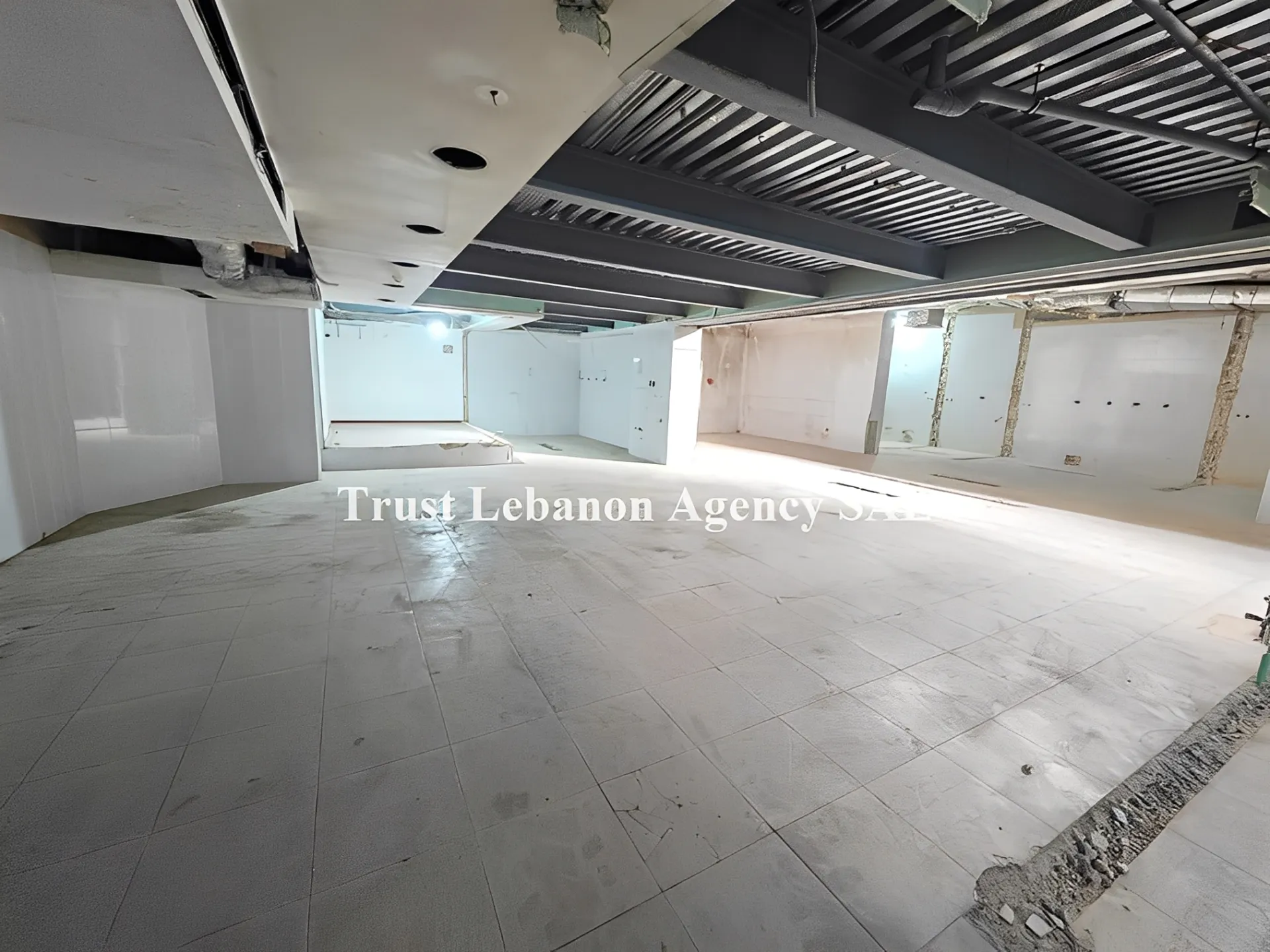 Commercial Property For Rent in Metn, Mkalles