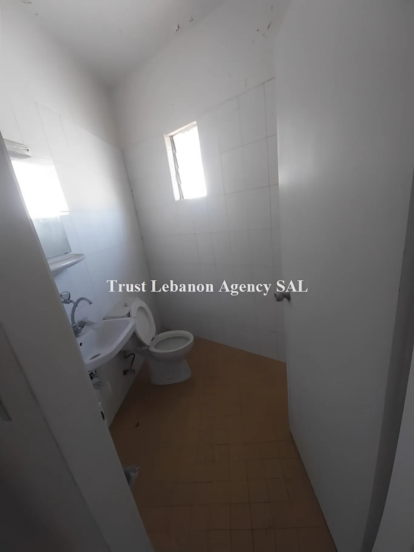 Office for rent in Beirut, Adliyeh