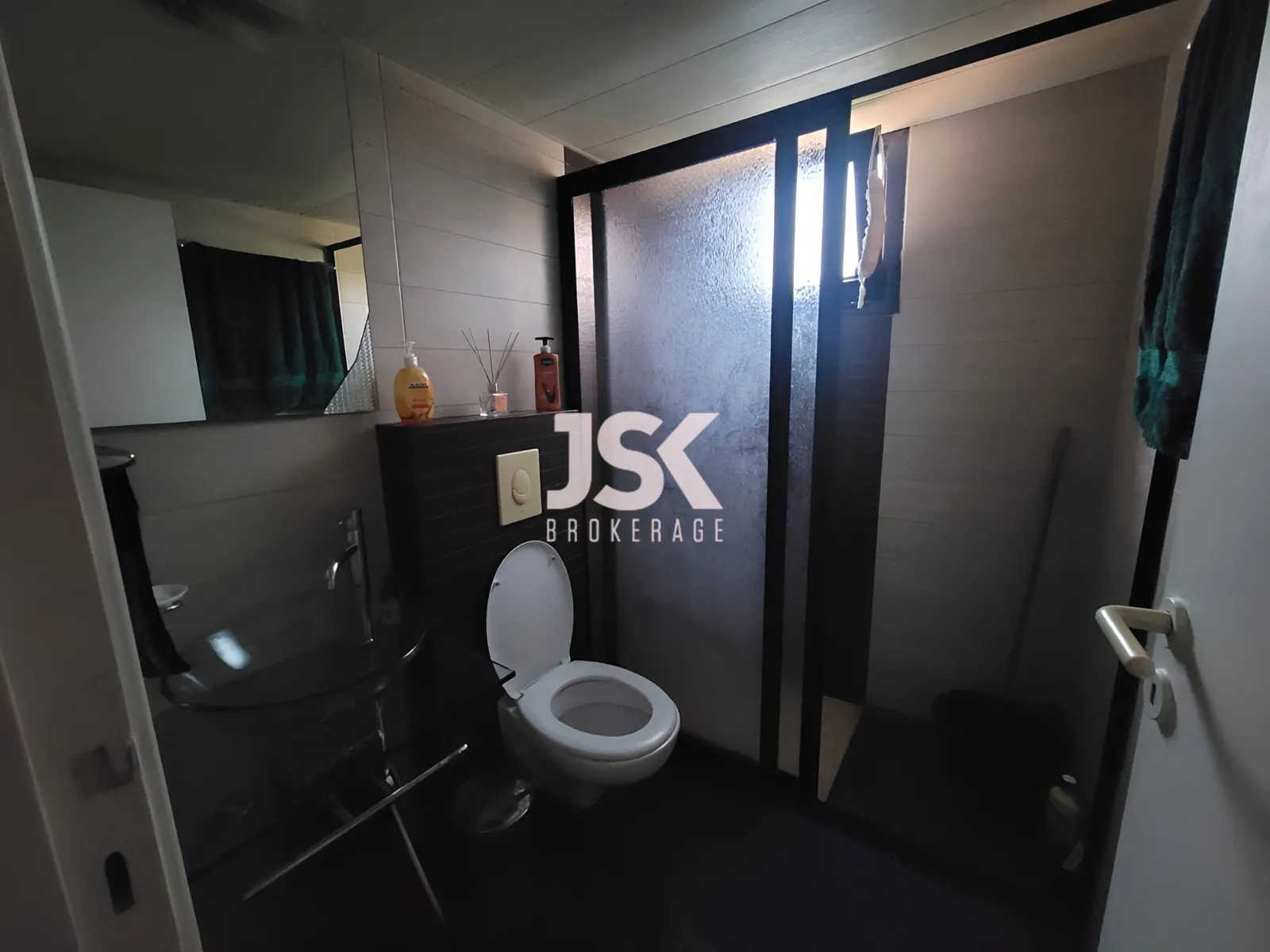 Chalet for Rent in Halat