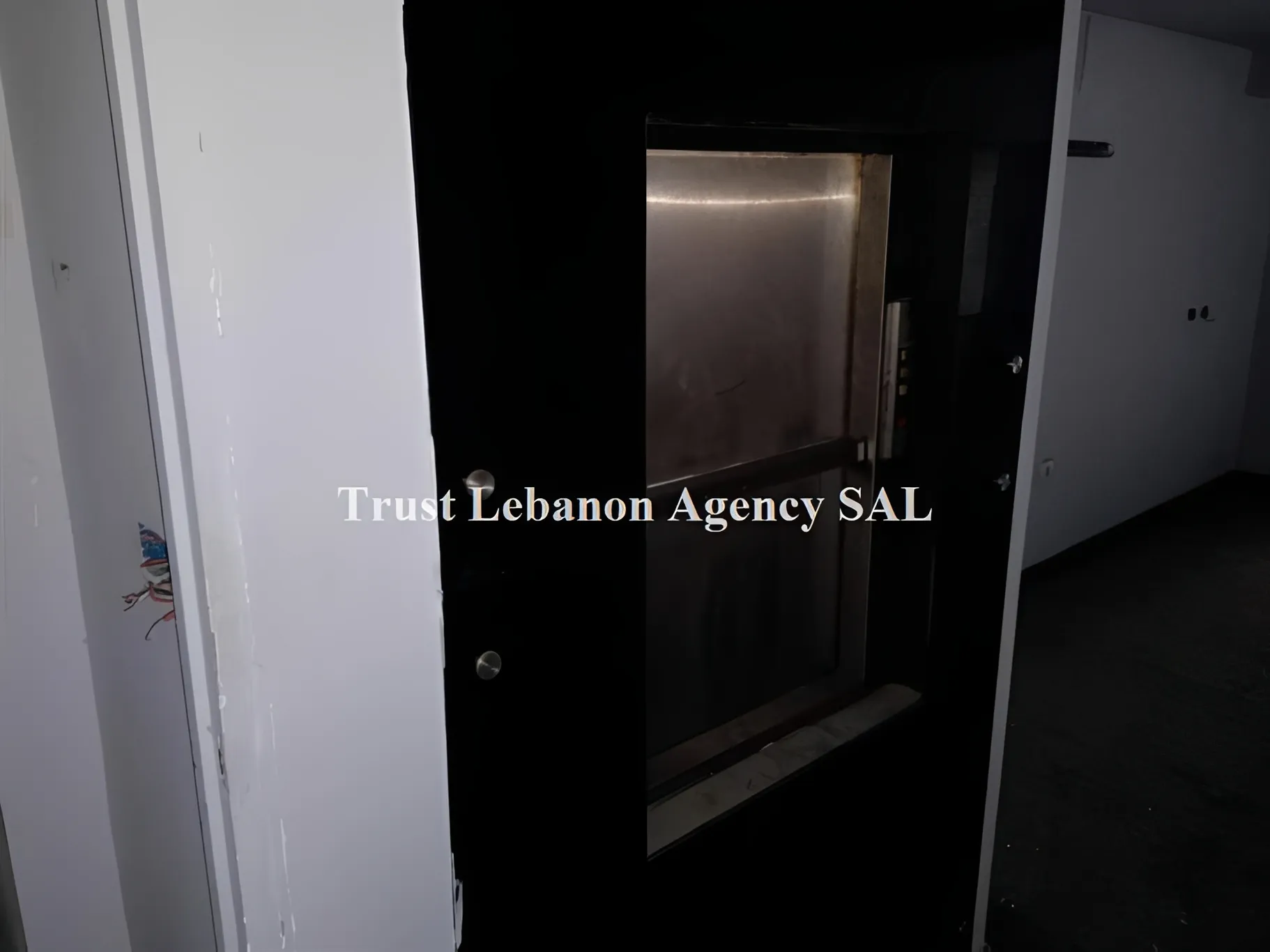 Restaurant For Rent in Beirut, Hamra