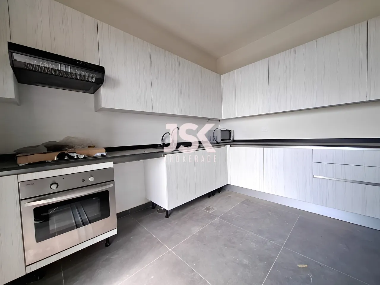 Apartment for Sale in Ajaltoun - 3 bed, 4 bath