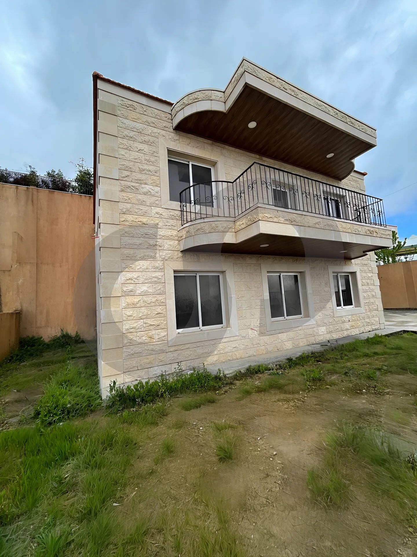 Villa for Sale in Saoufar
