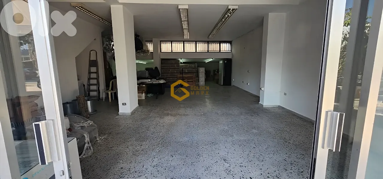 Showroom for sale in Dekwaneh