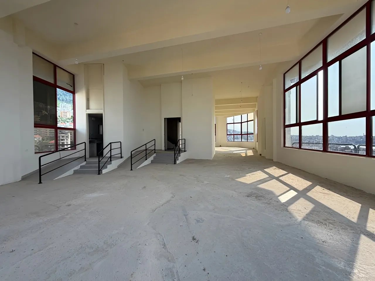 Showroom for Rent in Jounieh