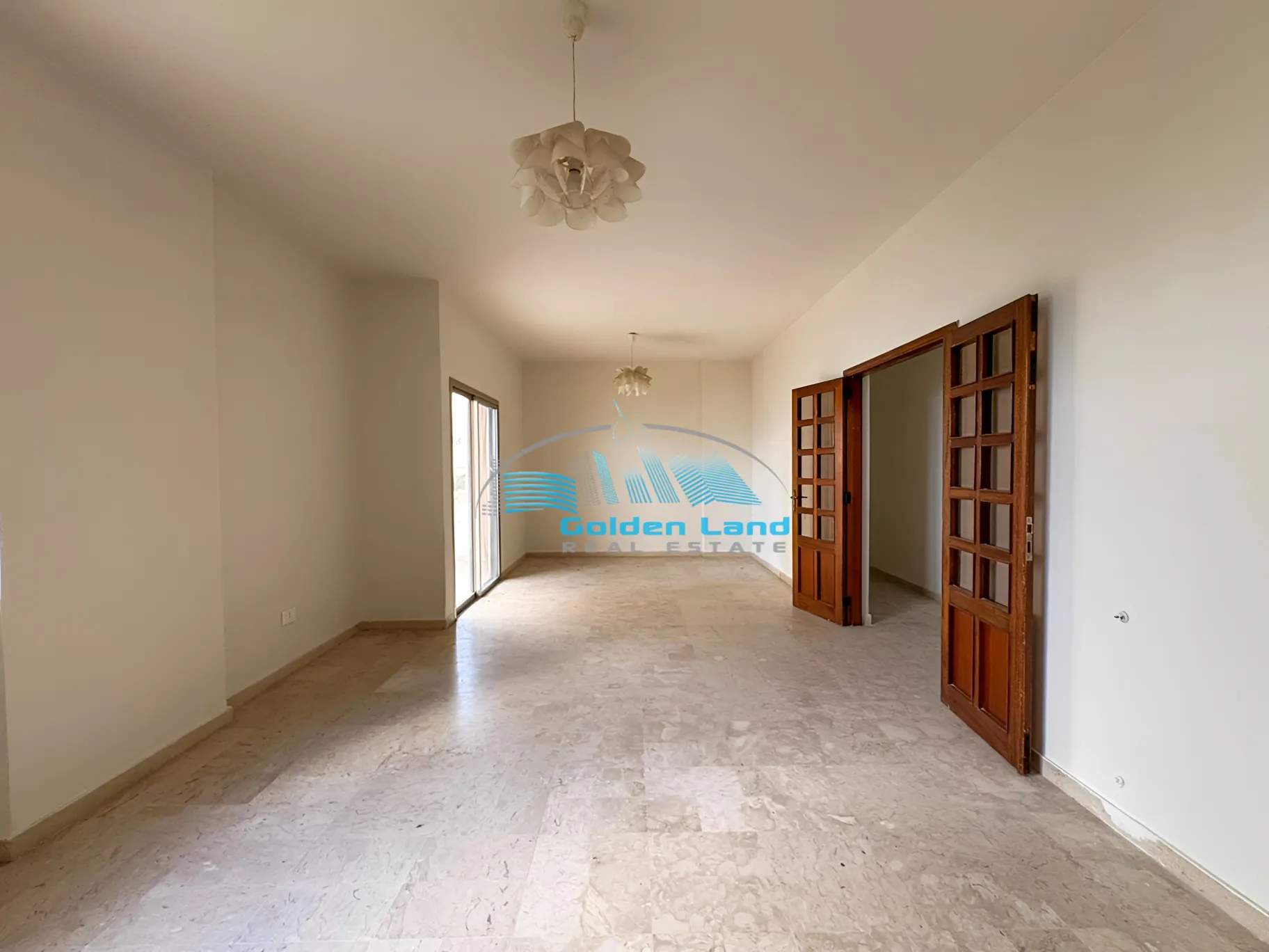 Apartment for sale in Mazraat Yachoua, Lebanon - 3 bed, 3 bath