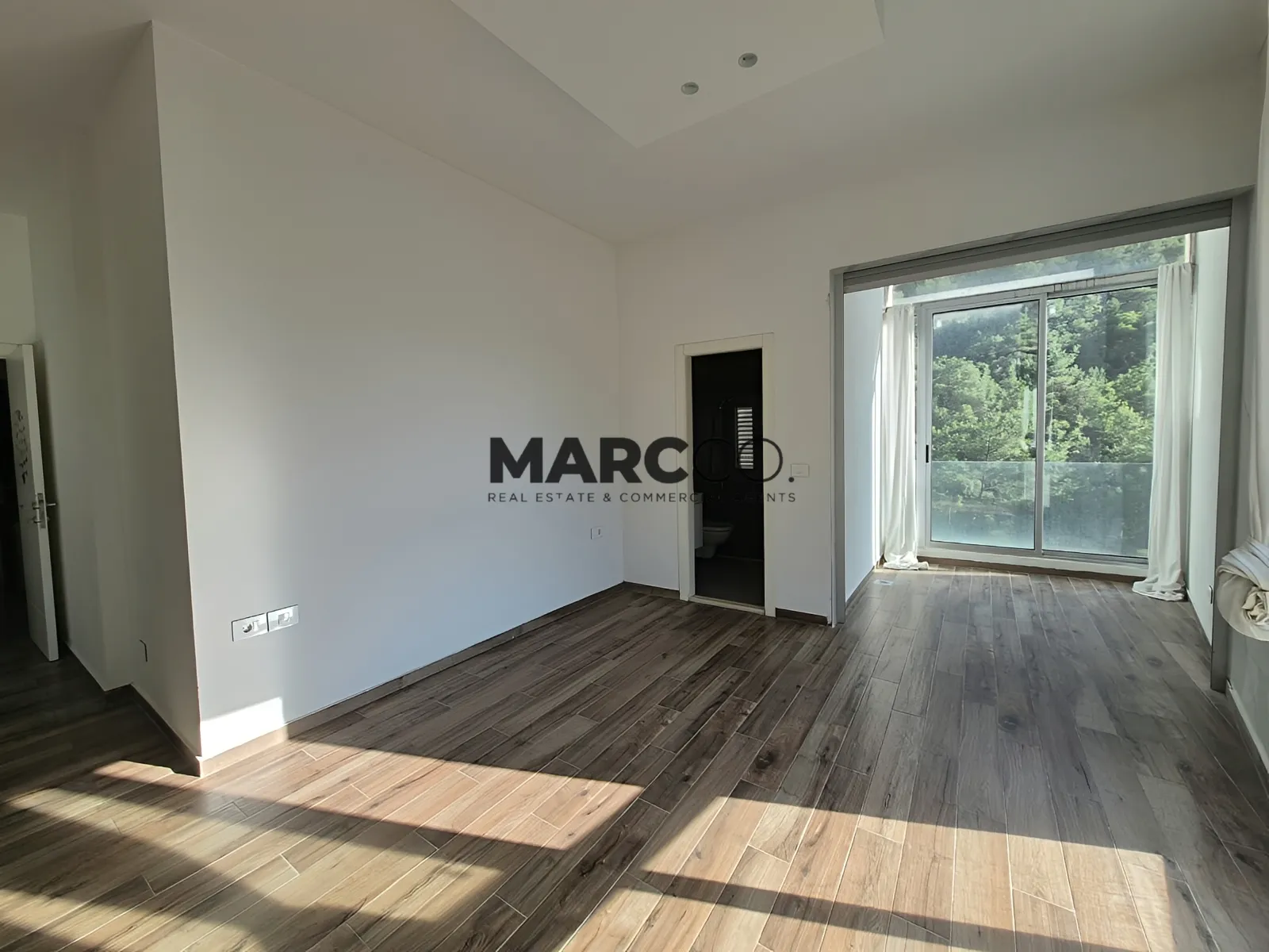 Apartment for sale in Bayada - 3 bed, 5 bath