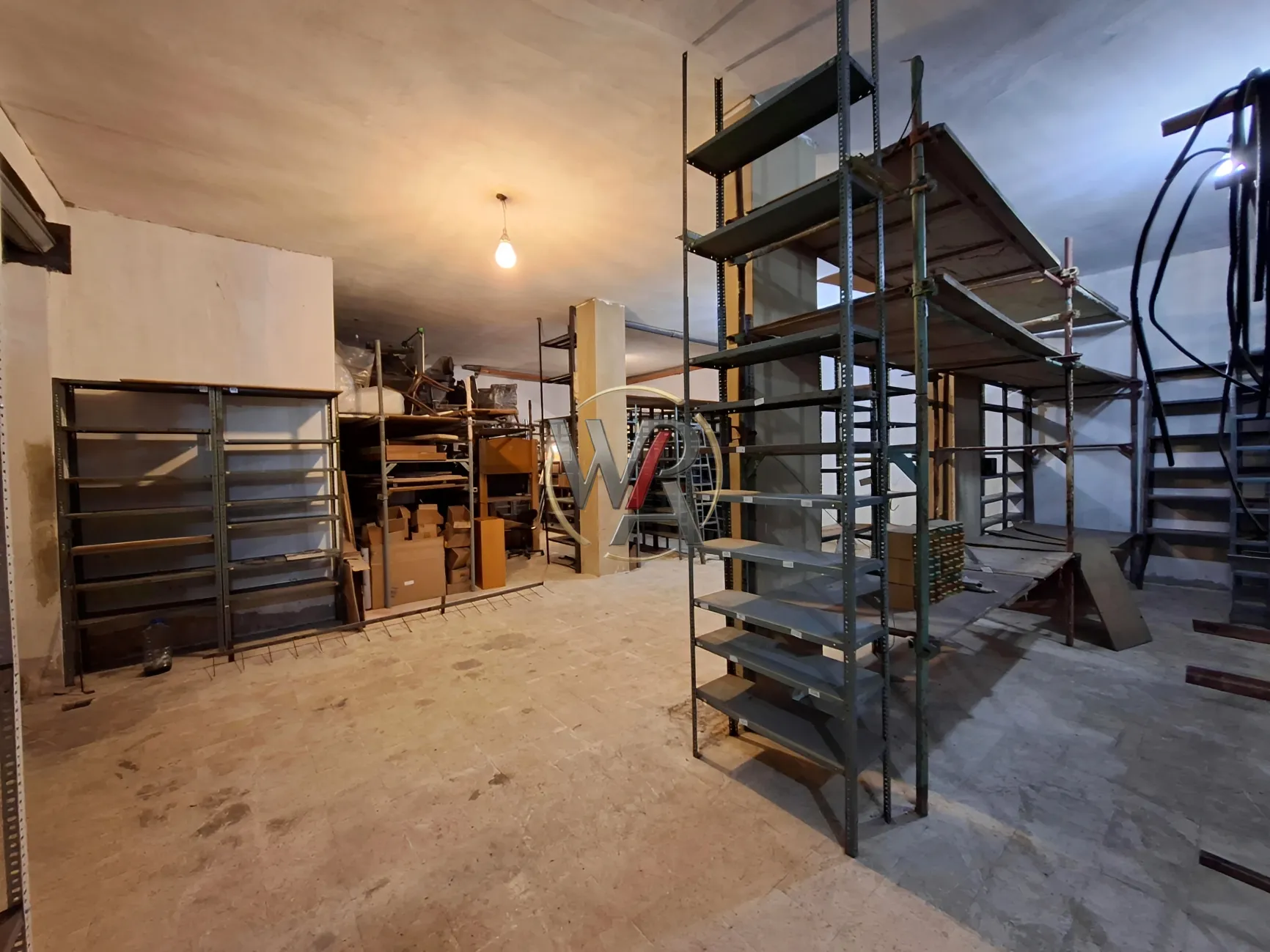 Warehouse for rent in Dekwaneh
