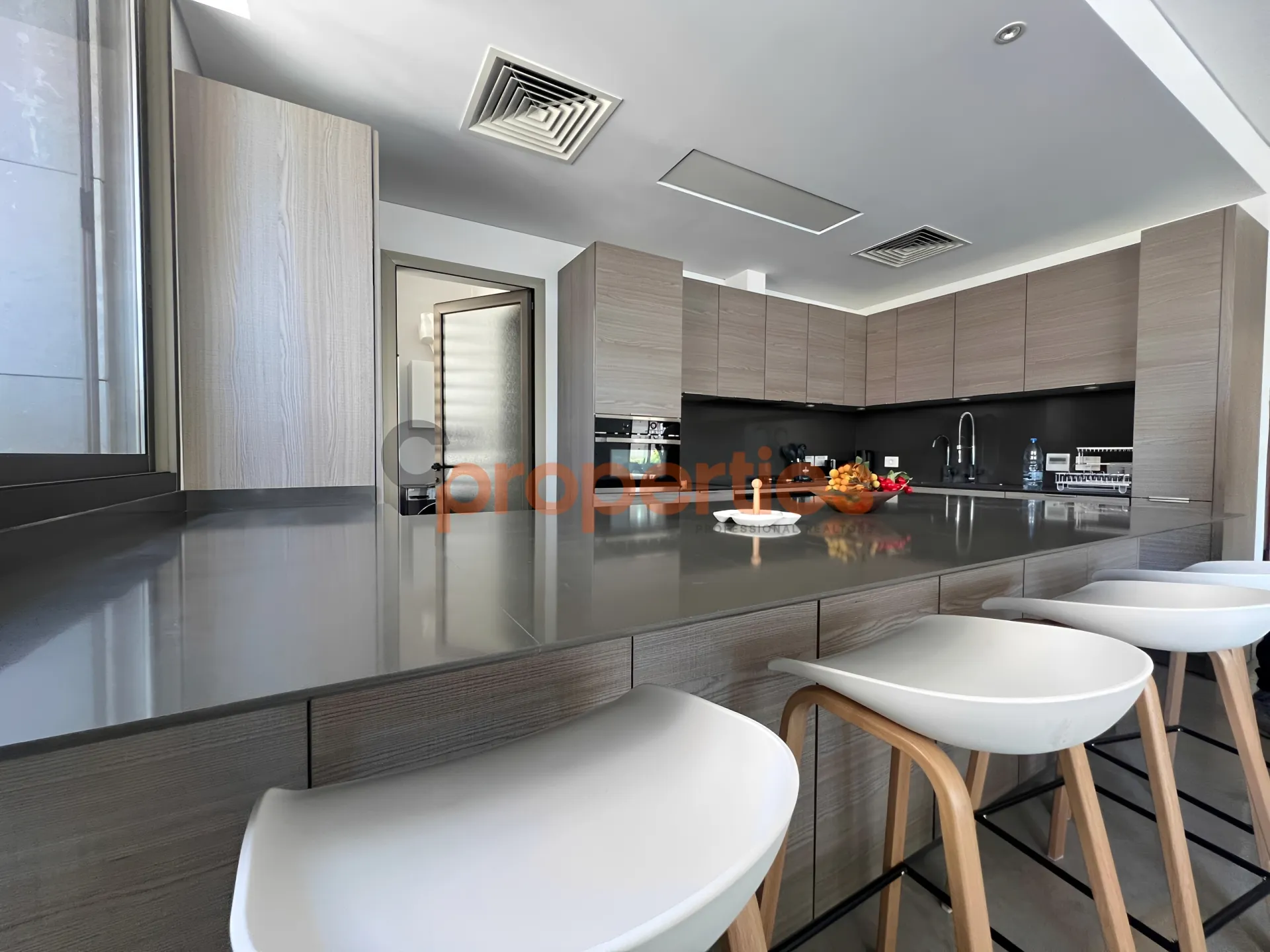 Apartment for Rent in Hamra - 4 bath