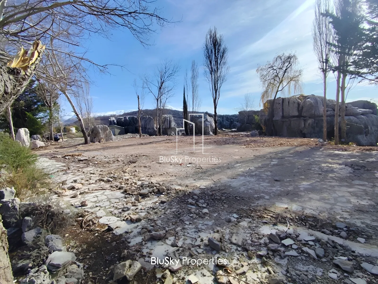 Land for Sale in Feitroun