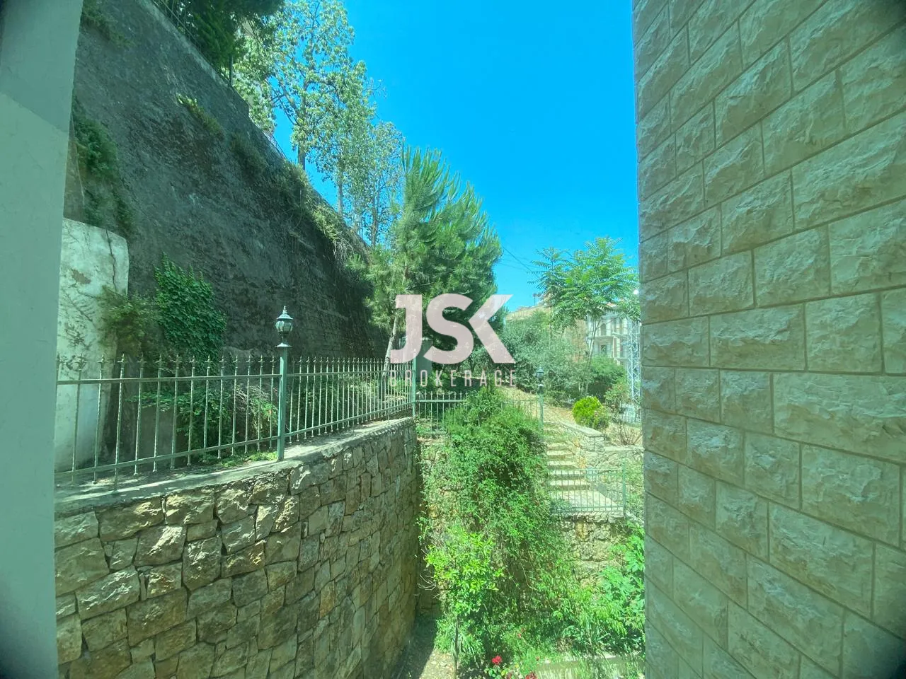 Apartment for Sale in Aley