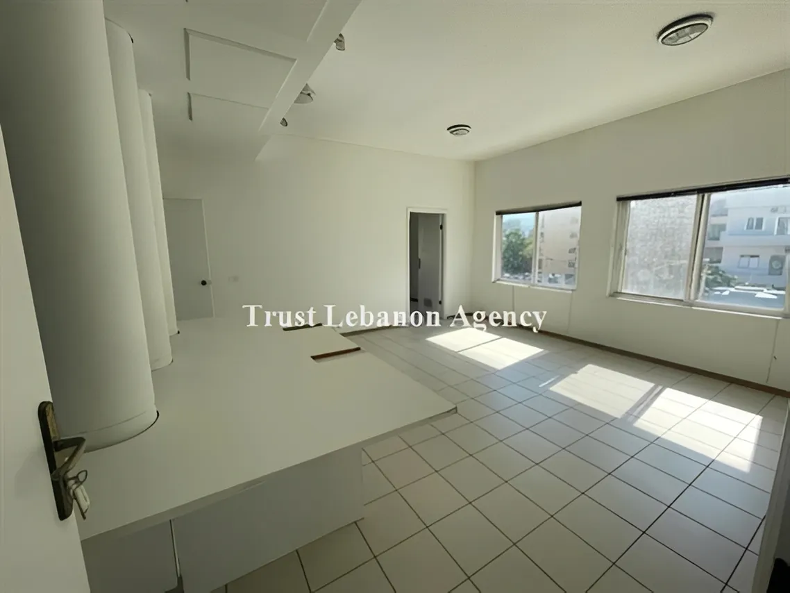 Office for rent in Baabda, Furn Al Chebak