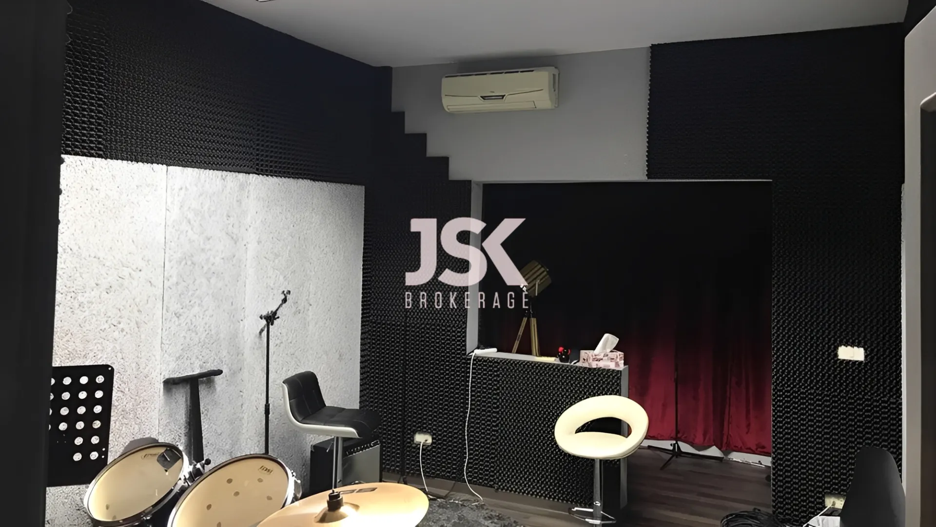Office for sale in Jdeideh