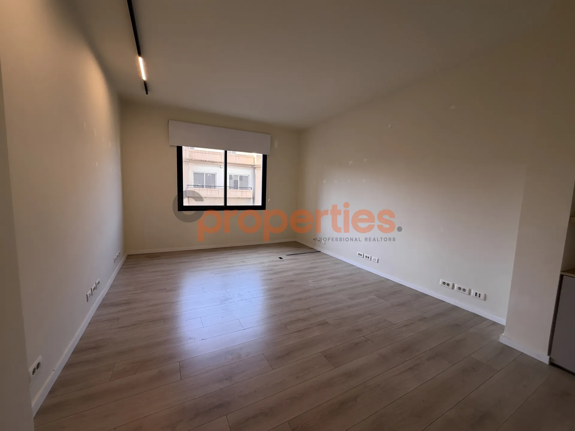 Office for Rent in Saifi Village