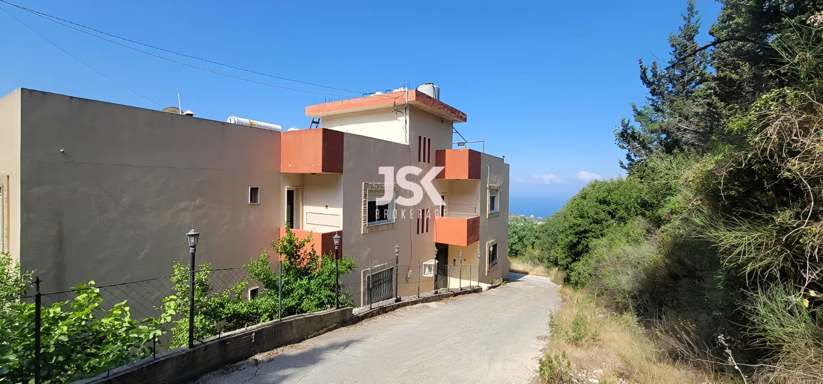 Building for Sale in Ghadras