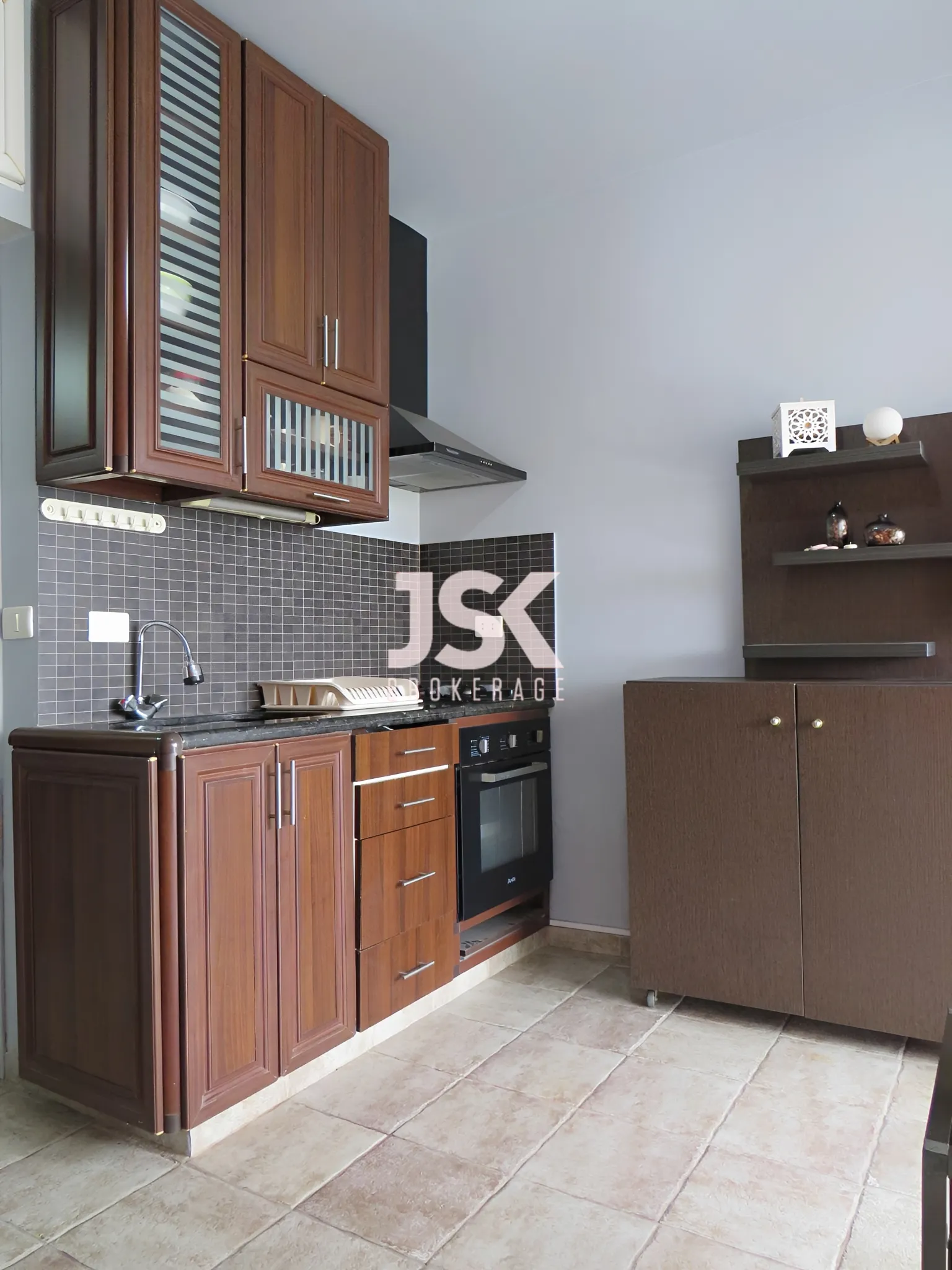 Apartment for Rent in Aamchit