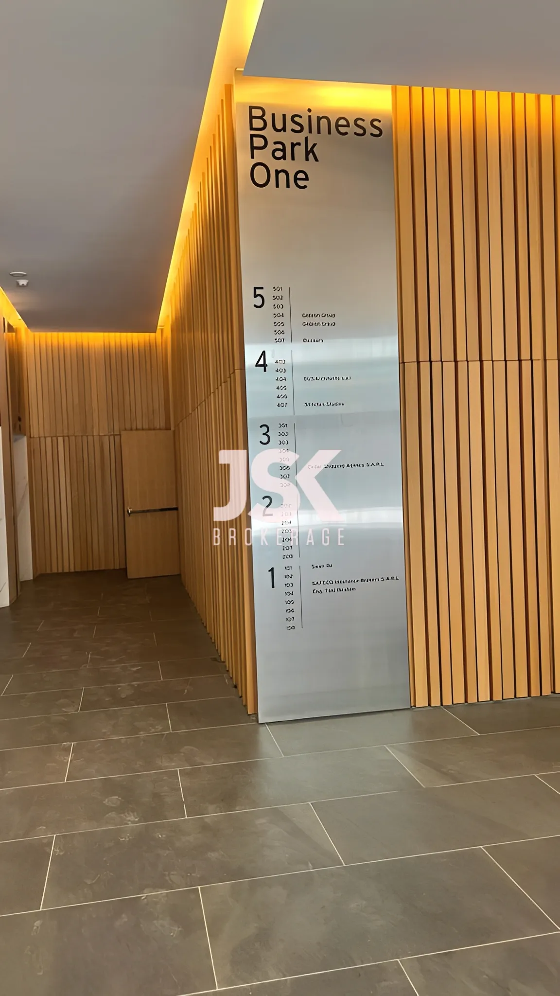 Office for rent in Dbayeh