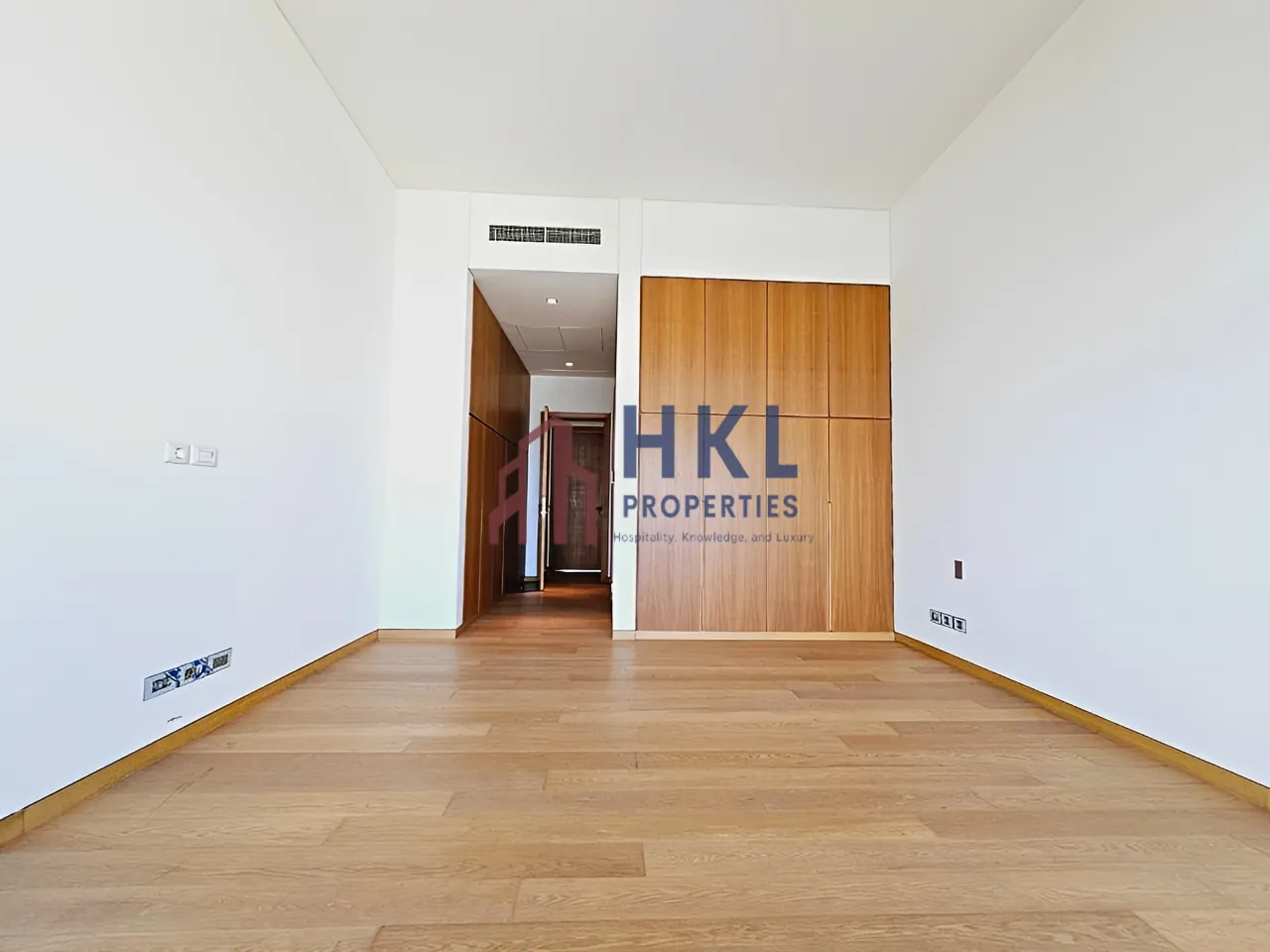 Apartment for rent in Achrafieh, Beirut, Lebanon - 3 bed, 4 bath