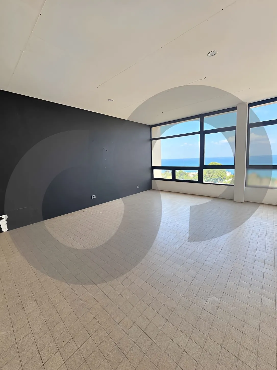 Commercial Property for Rent in Ras