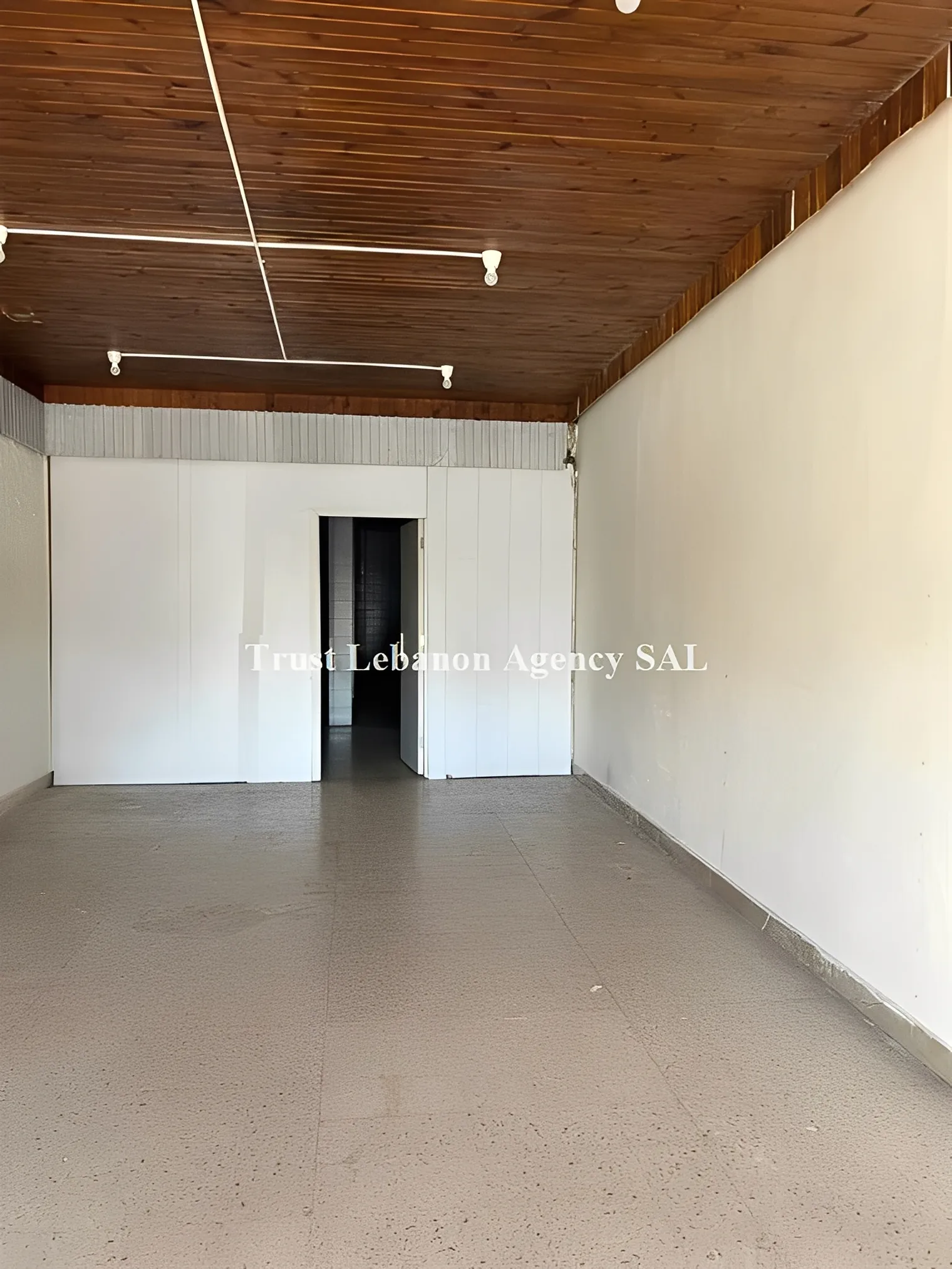 Shop for sale in Keserwan, Faytroun