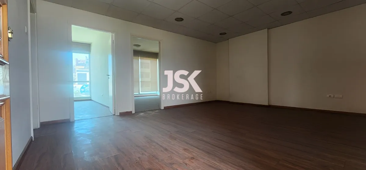 Office for rent in Sin El Fil