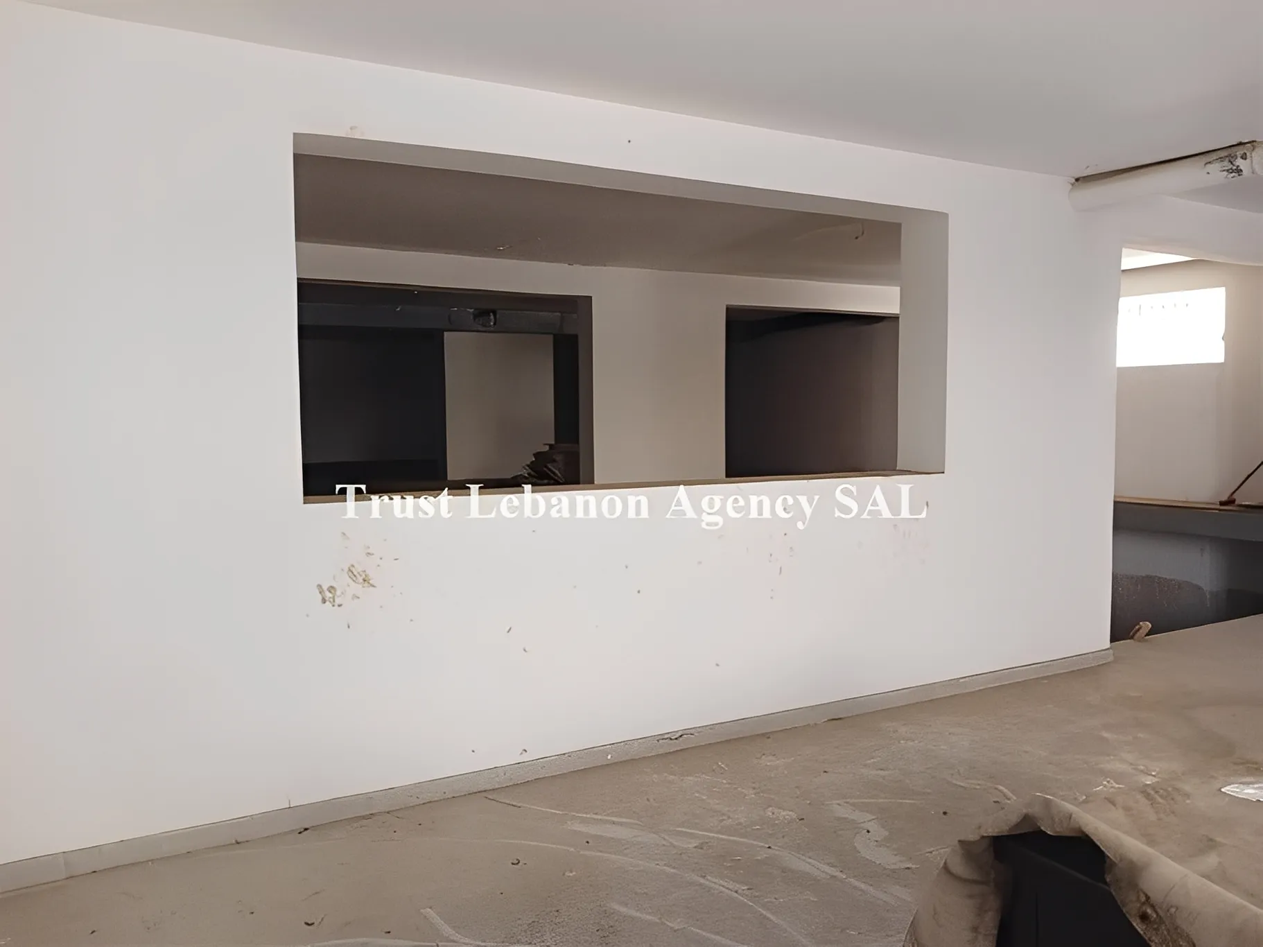 Commercial Property For Sale in Metn, Dekweneh