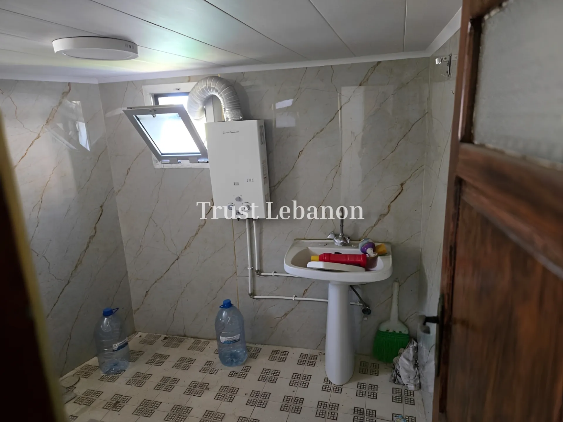 Office for rent in Baabda