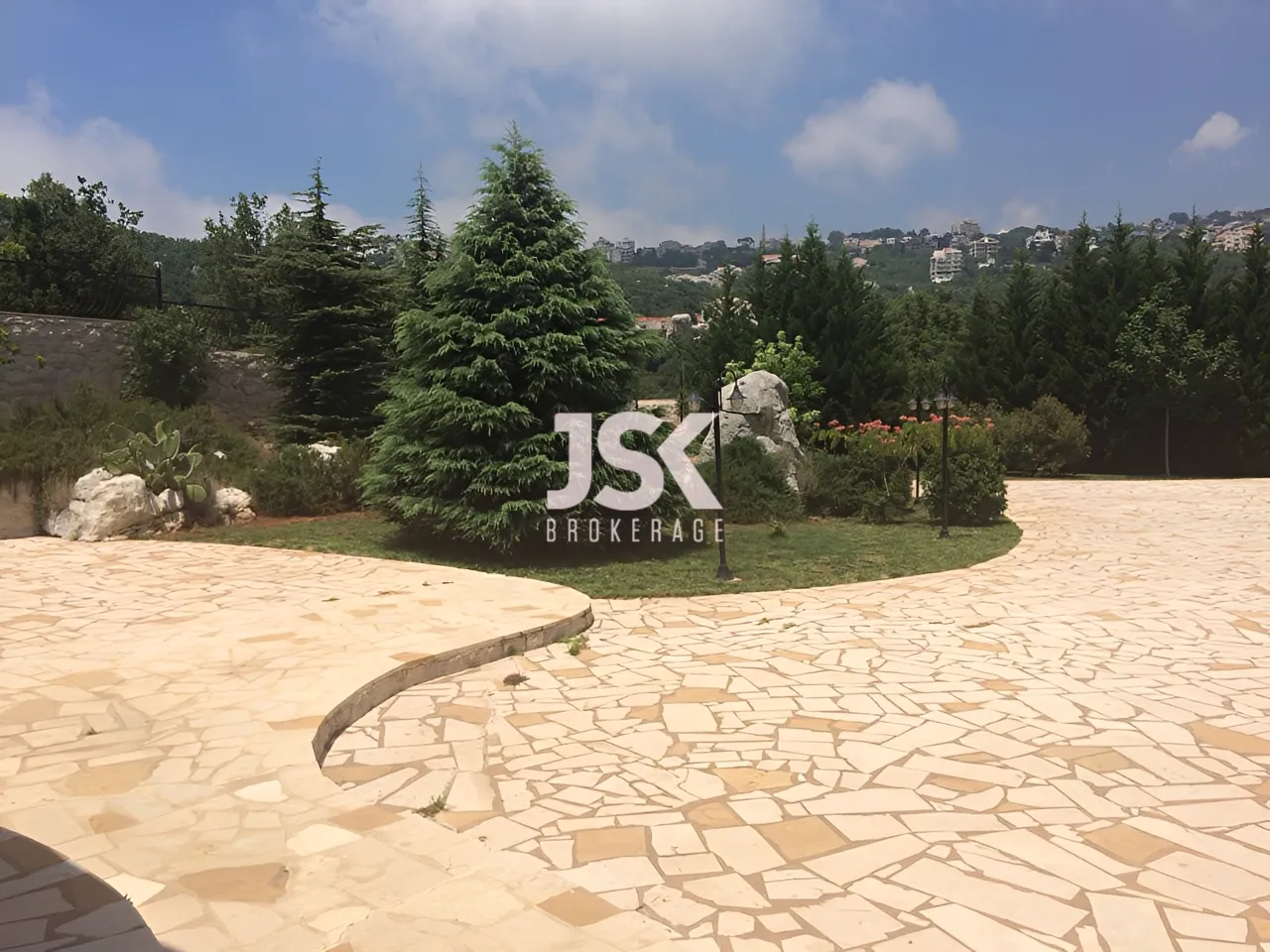 Villa for Sale in Ajaltoun