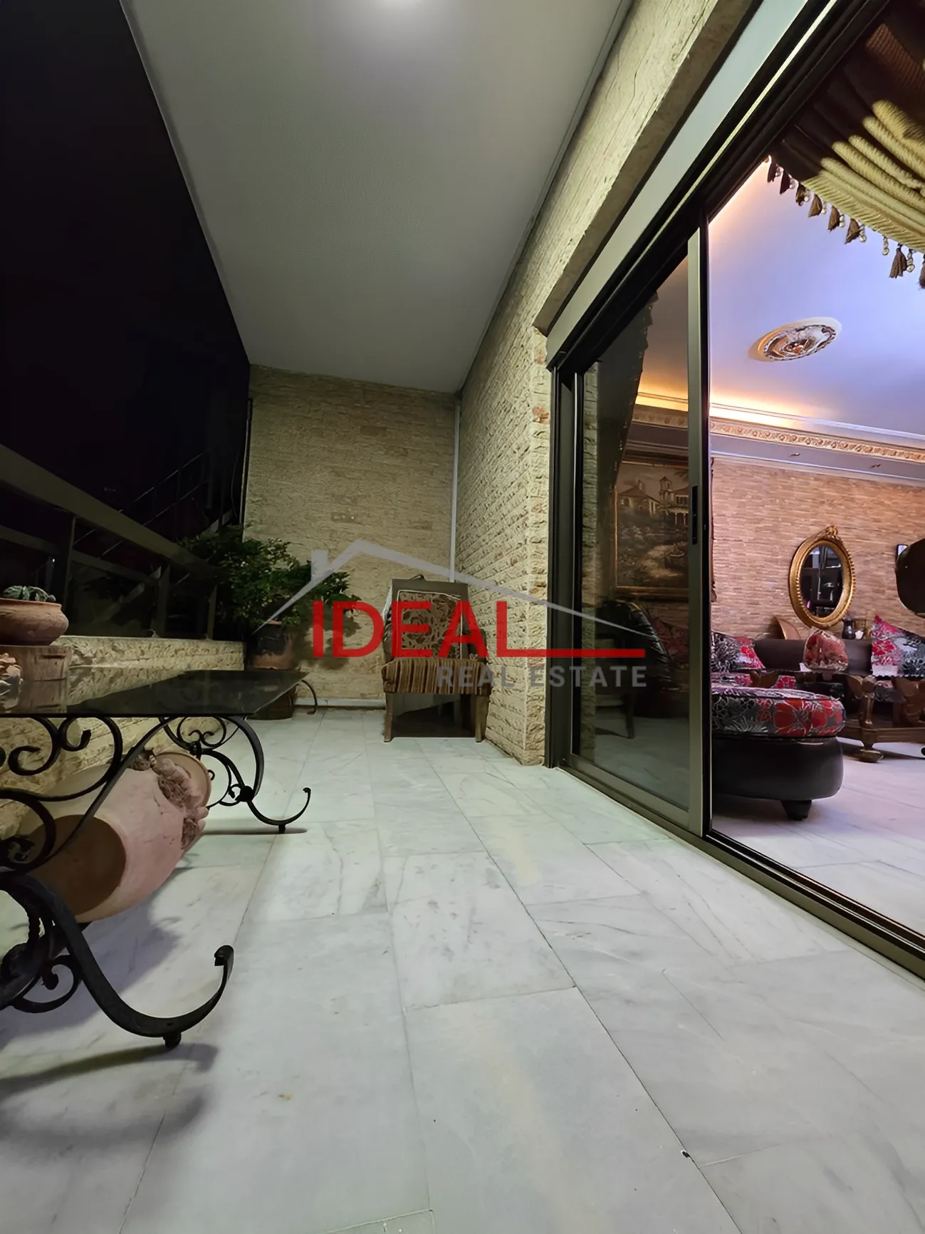Apartment for Sale in Ain el remmeneh, baabda - 3 bed, 3 bath