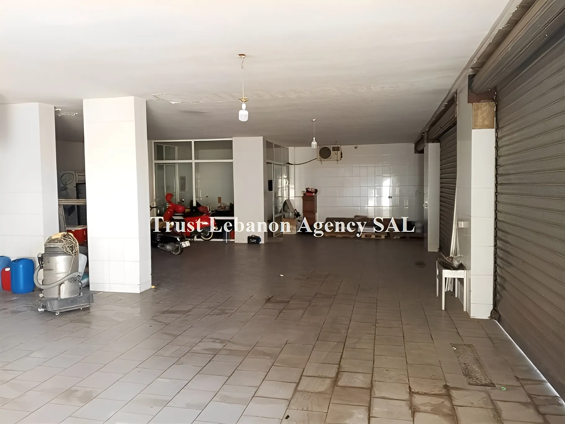 Commercial Property For Rent in Metn, Dekweneh