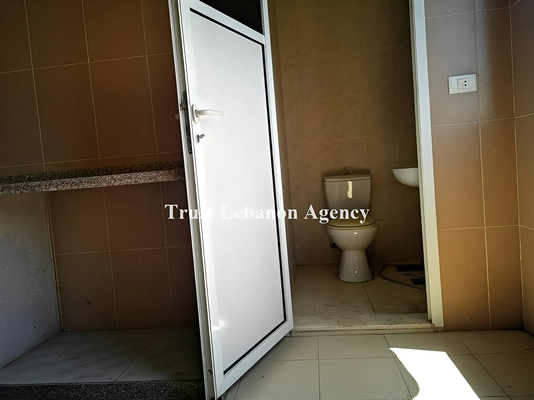 Office for sale in Metn, Bawchriye