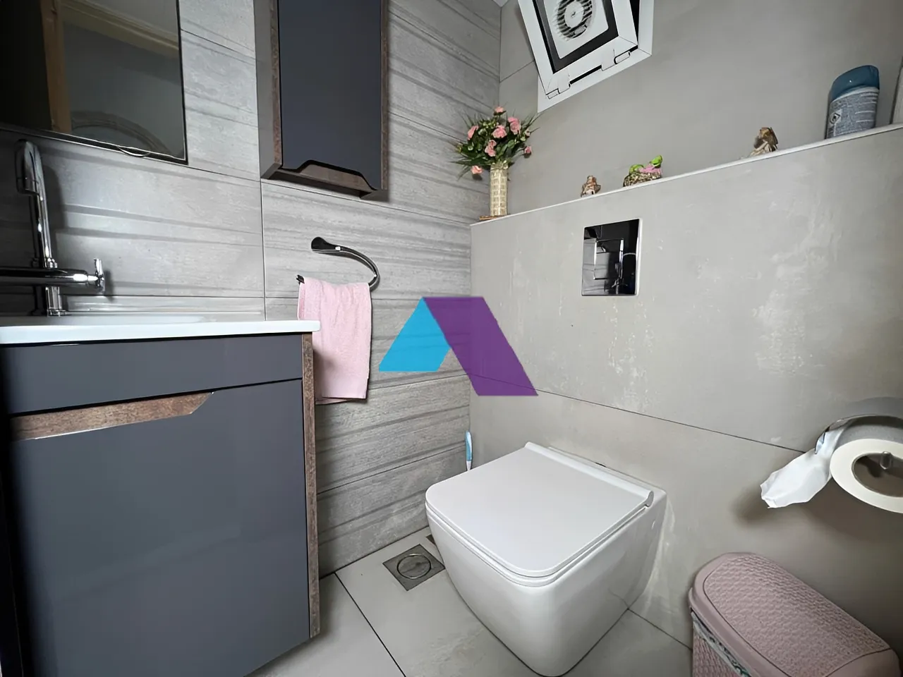 Apartment for Sale in Ain el remmeneh, baabda