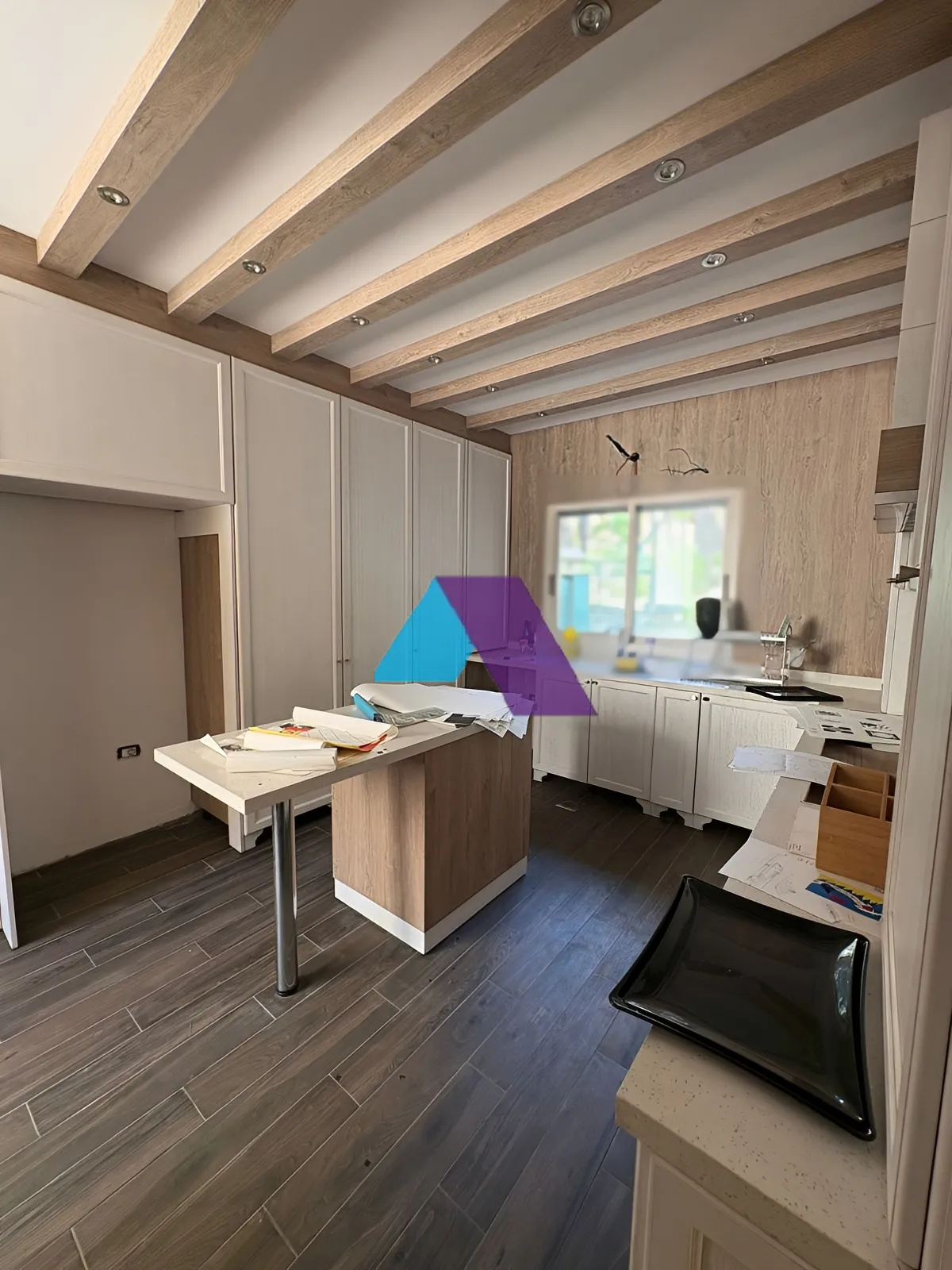 Apartment for sale in Kraytem, Beirut, Lebanon - 3 bed, 5 bath