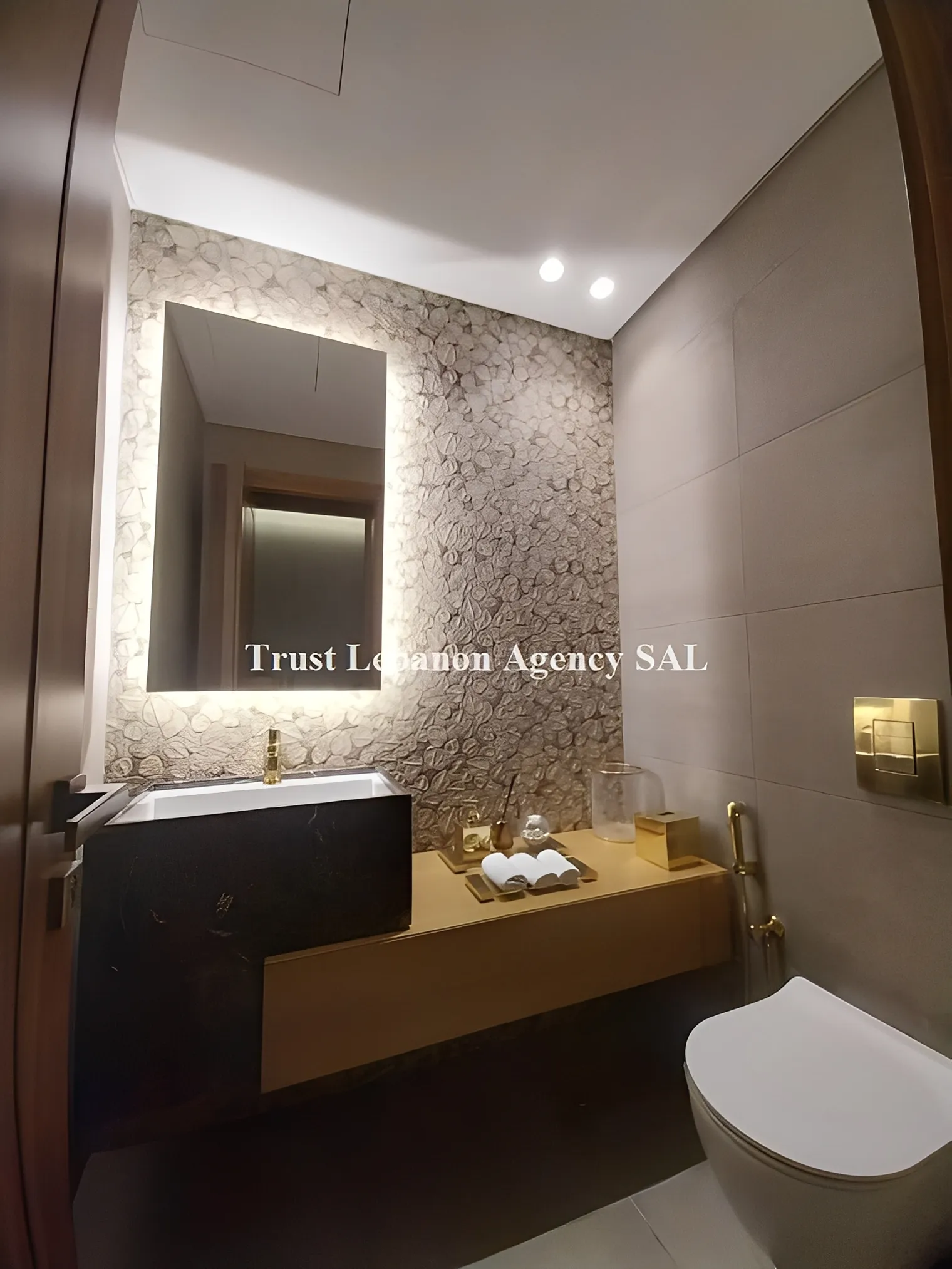 Apartment for Sale in Baabda Baabda - 2 bed, 4 bath