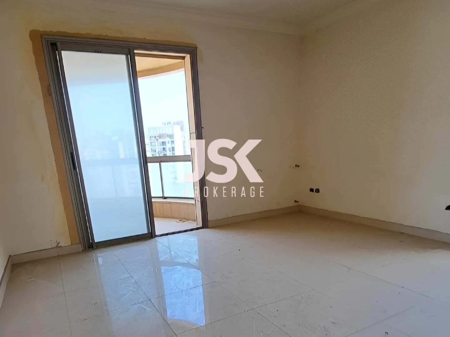 Apartment for Sale in Ramleh Al Bayda, Beirut, Lebanon