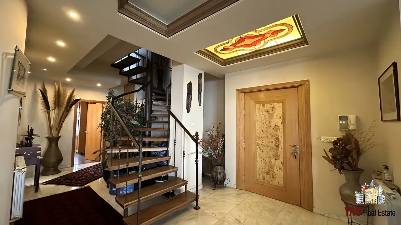 Apartment for Sale in Ballouneh