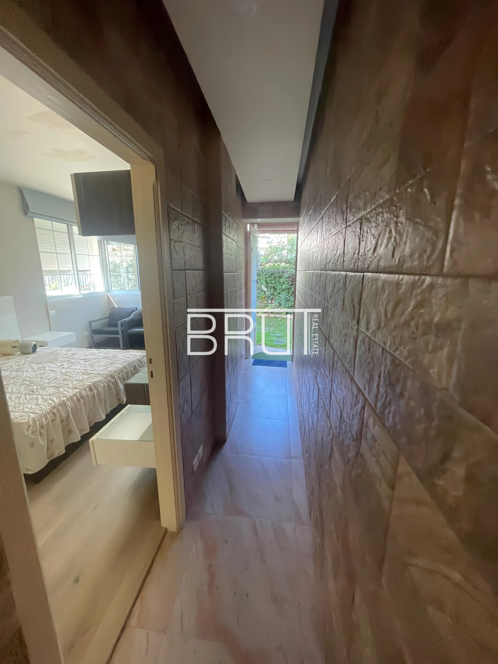 Apartment for Sale in Ballouneh